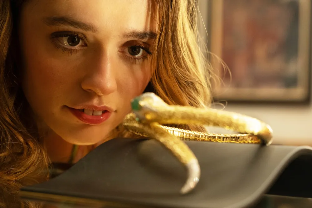 Aimee Lou Wood Discourages The White Lotus Fans From Filing Their Teeth