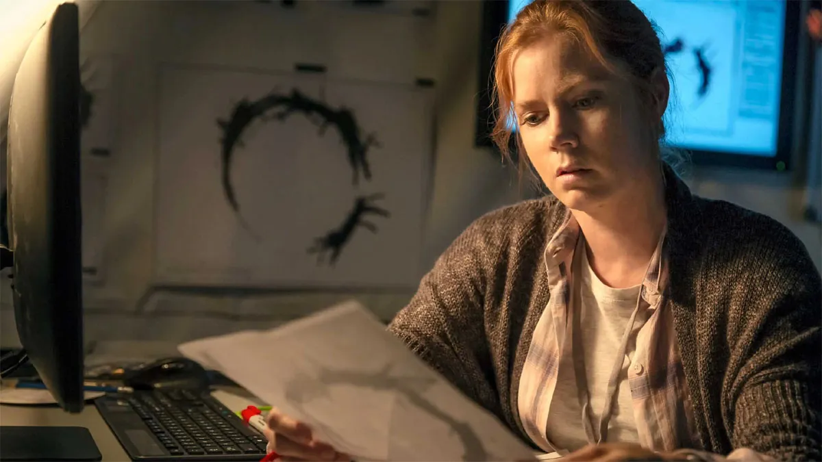 Amy Adams in Arrival.
