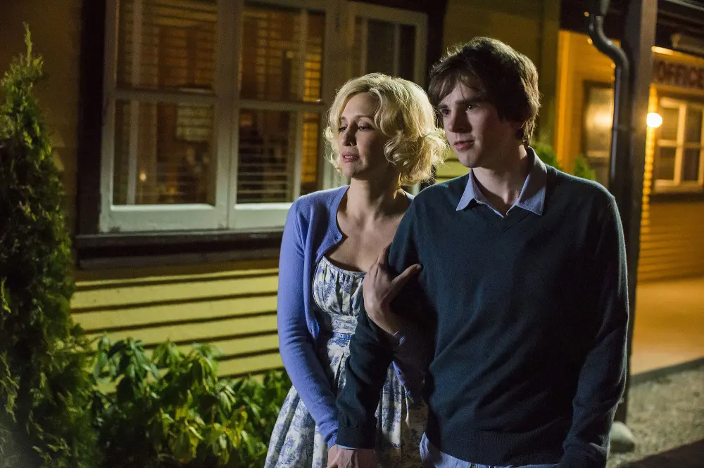 Bates Motel Vera Farmiga and Freddie Highmore Most Memorable Incestous Moments in TV and Movie History