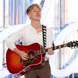 Baylee Littrell Cries Over Late Grandma Missing His Idol Journey