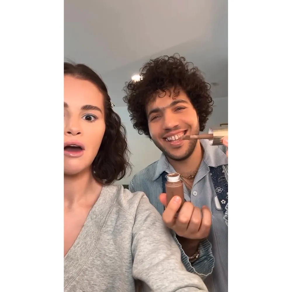 Benny Blanco Does Selena Gomez s Makeup