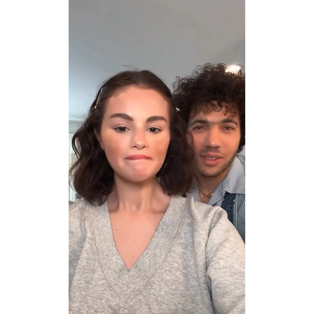 Benny Blanco Does Selena Gomez s Makeup