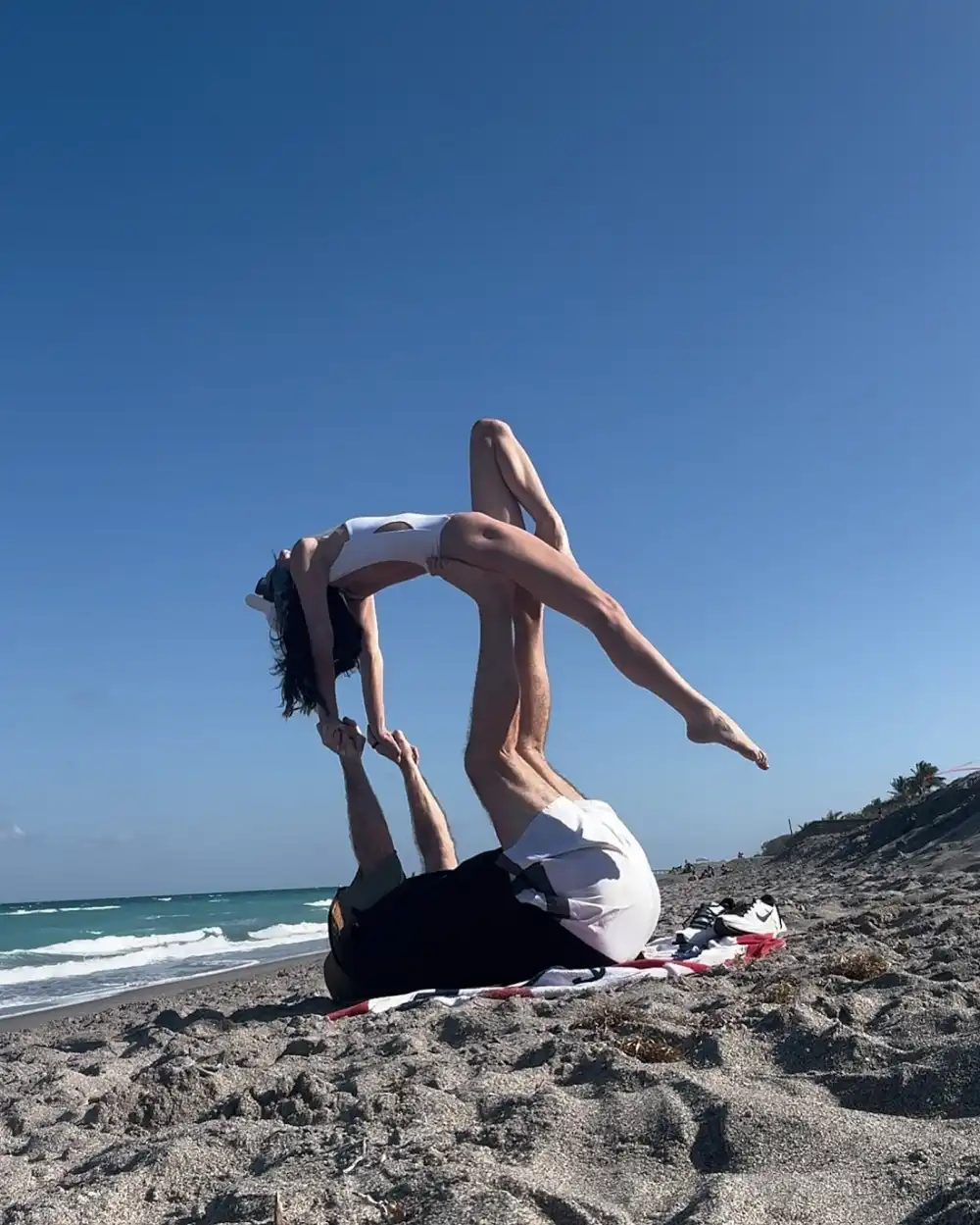 Bill Belichick 72 Helps Girlfriend Jordon 24 With Acrobatic Yoga Tricks