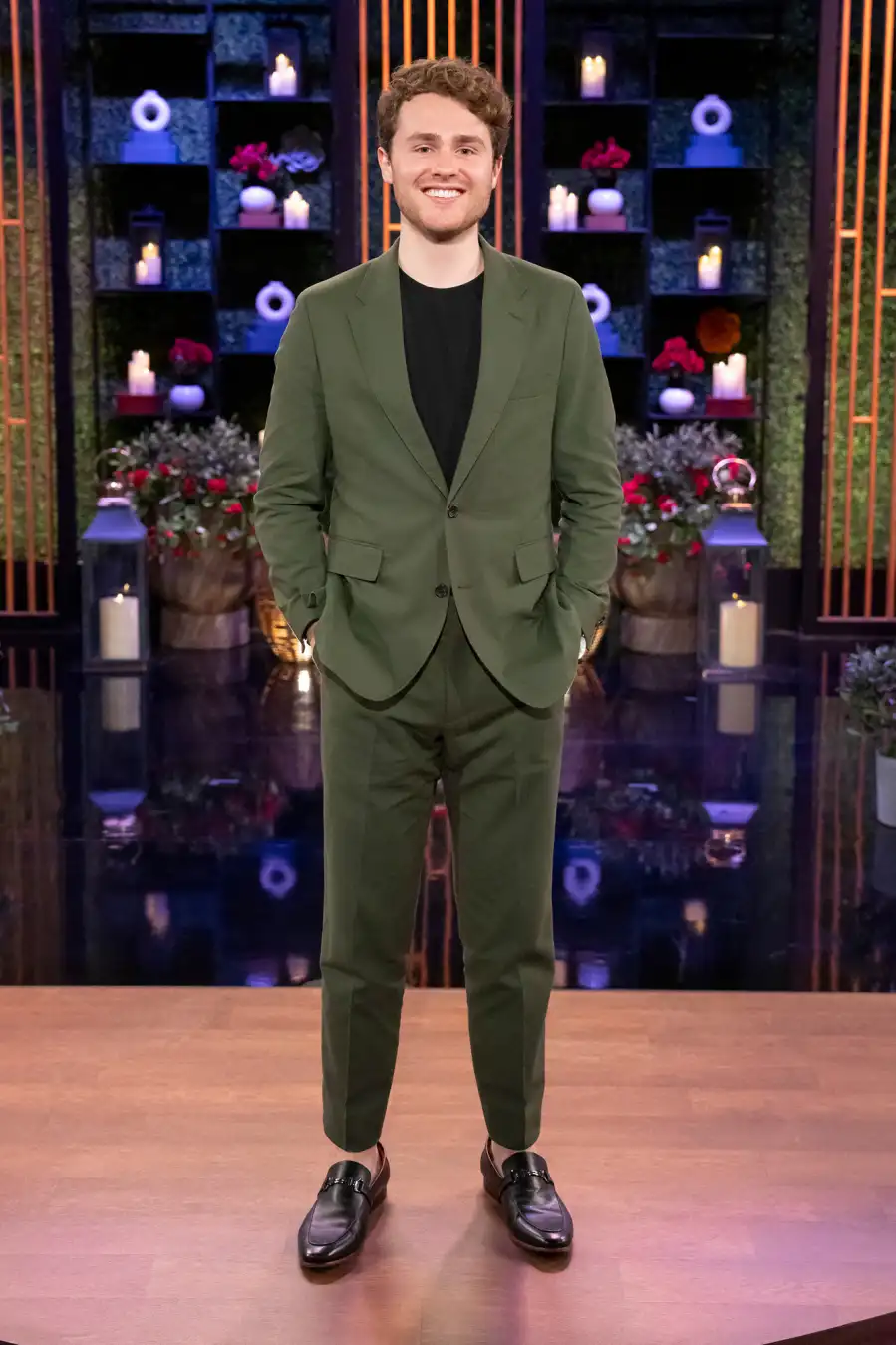 Cast Reacts to Ugly Love Is Blind Reunion Outfits