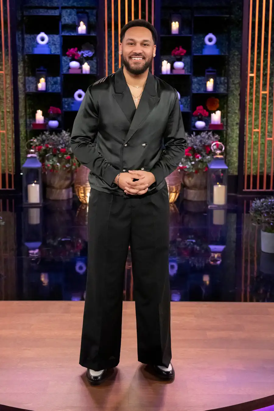 Cast Reacts to Ugly Love Is Blind Reunion Outfits