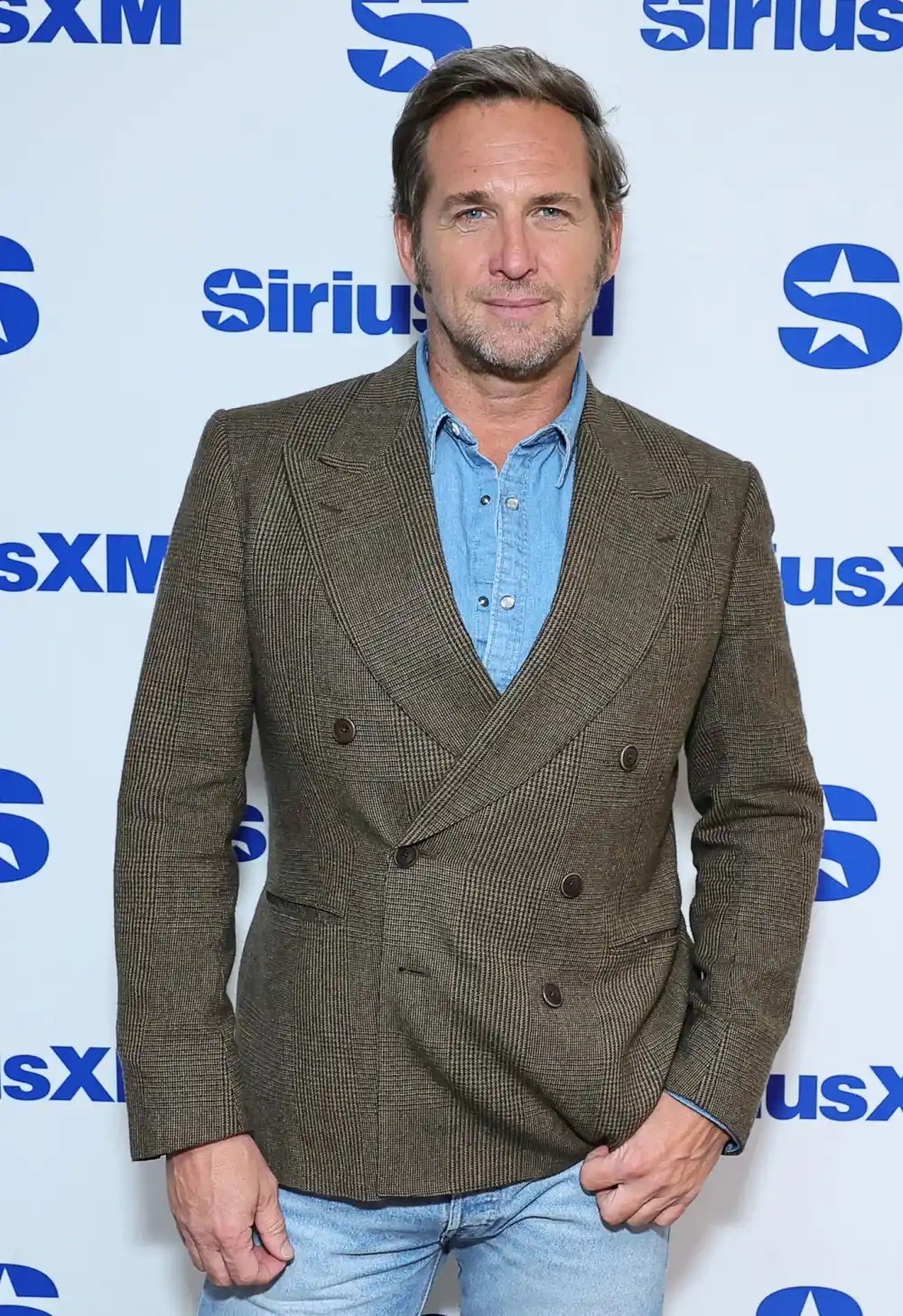 Celebrities Who Have Left the United States Ellen DeGeneres Josh Lucas Richard Gere and More 807