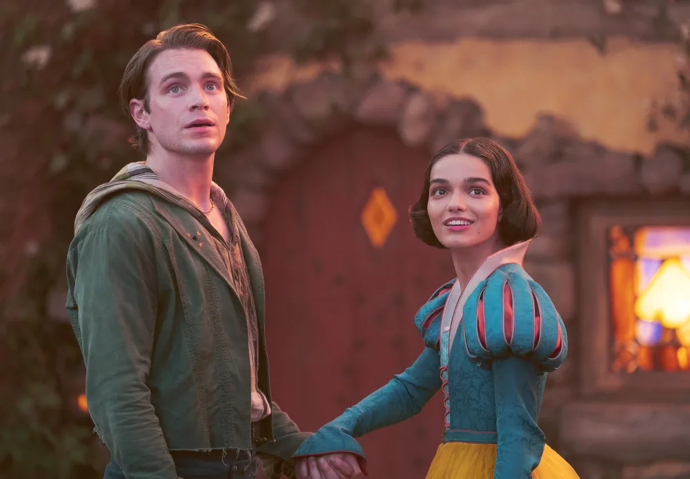 Controversial Snow White Movie Isn t Rotten to the Core &mdash; But Does Feel Surprisingly Safe&nbsp;&nbsp;&nbsp; 547