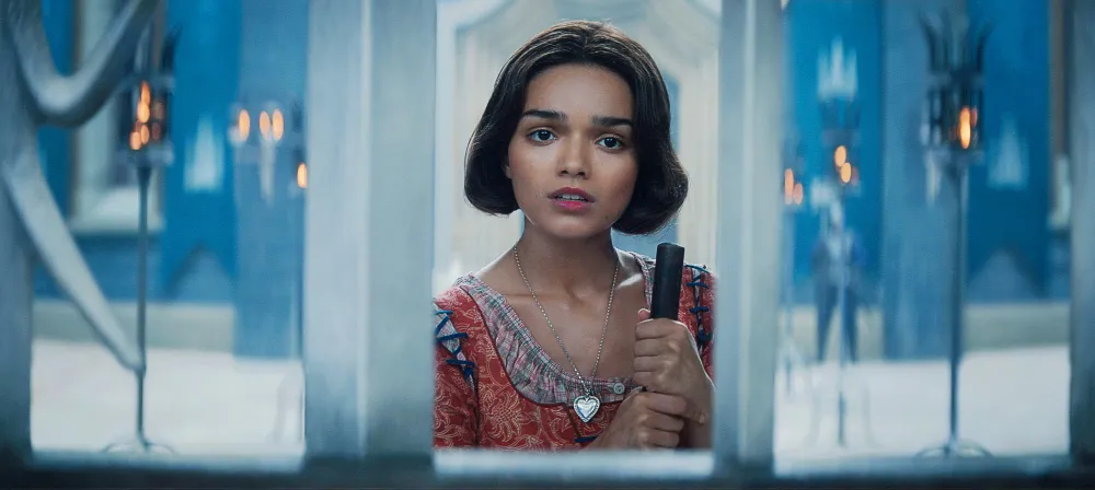 Controversial Snow White Movie Isn t Rotten to the Core &mdash; But Does Feel Surprisingly Safe&nbsp;&nbsp;&nbsp; 549