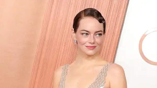 Emma Stone Is as Elegant as Ever at the 2025 Oscars 578