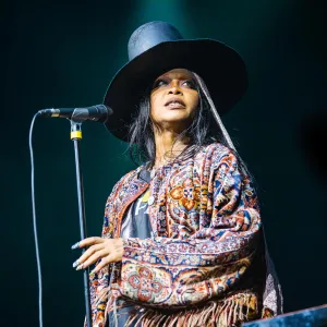 Erykah Badu Explains Why She Decided to Release a New Album After 15 Years 193