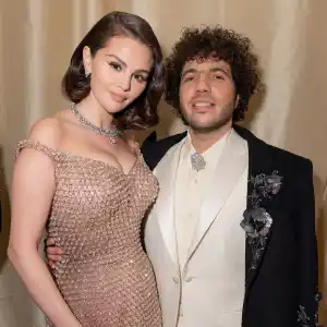 Feature Selena Gomez and Benny Blanco New Music Video Wardrobe