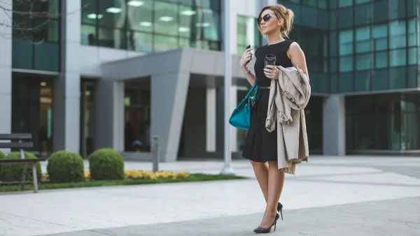 Flattering Work Clothes For Women Who Love Dresses