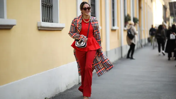 15 Transitional Pieces for Pear-Shaped Bodies That Beautifully Balance Proportions