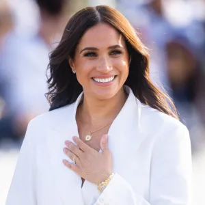 Shop Meghan Markle's Kitchen Style: The Chicest Aprons from $10