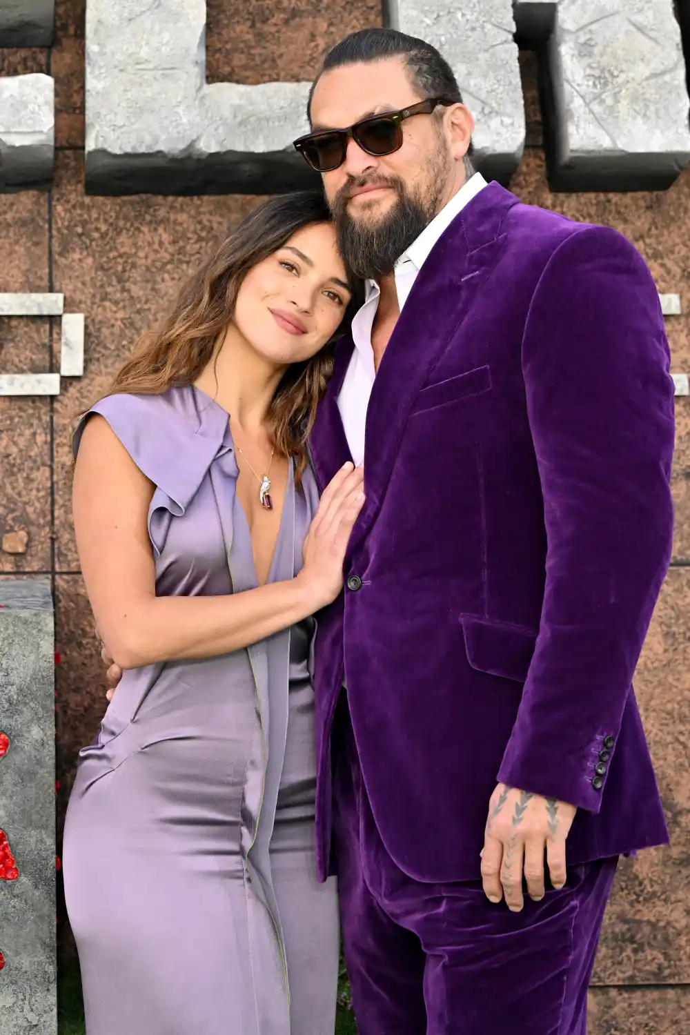 Adria Arjona y Jason Momoa
