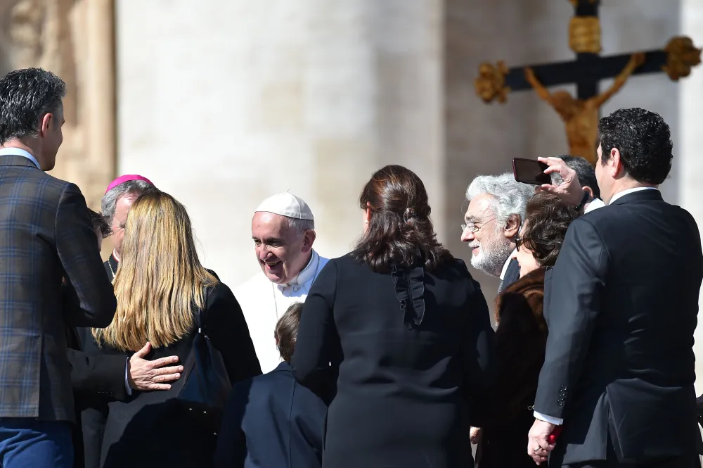 Pl&aacute;cido Domingo y el Papa Francisco