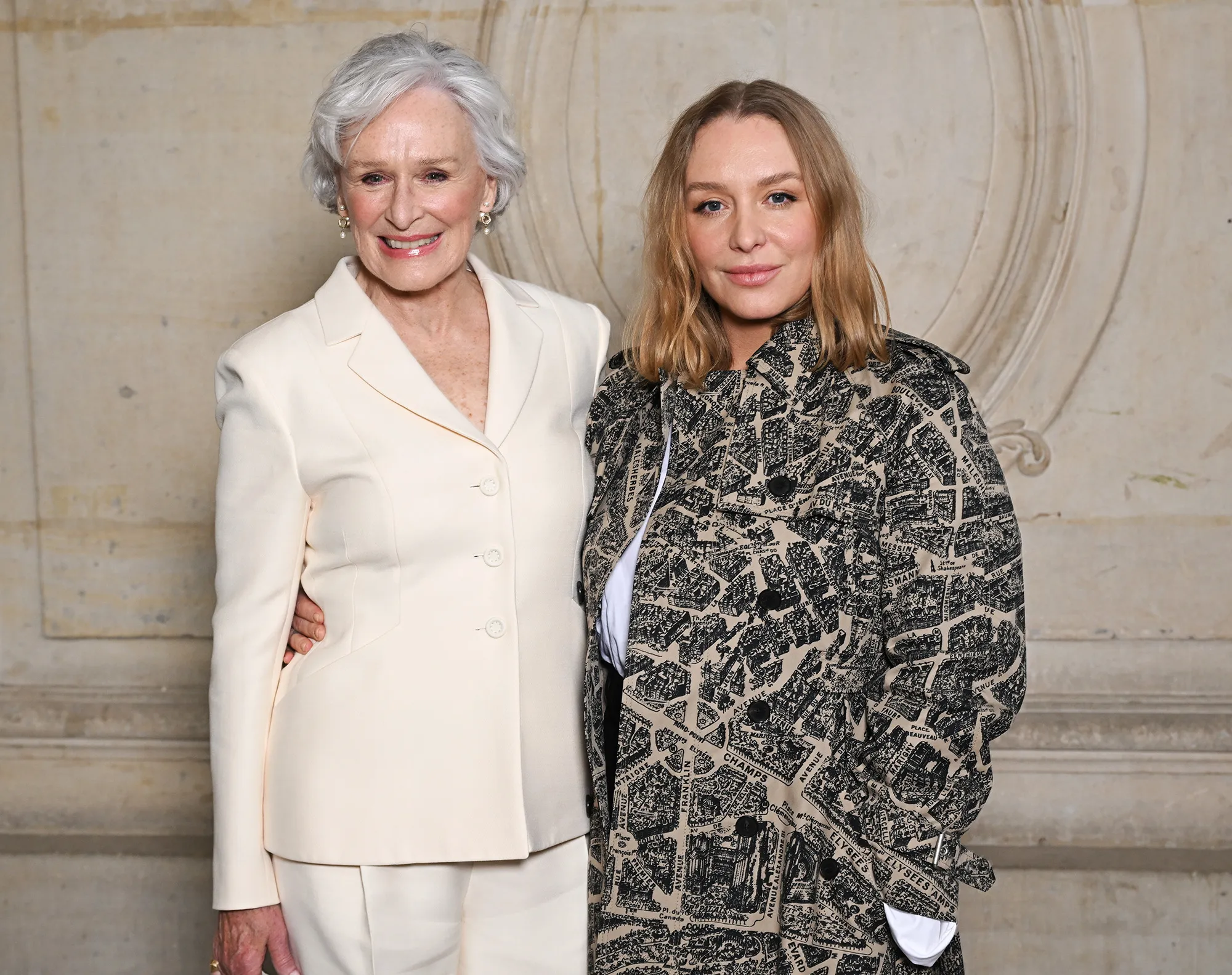 Glenn Close Daughter Annie Starke Perfectly Recreates Pregnancy Throwback Photo 2