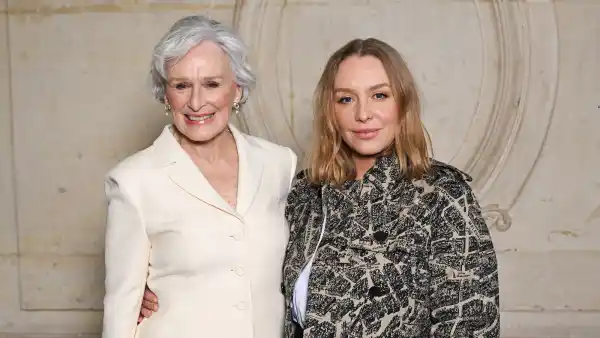 Glenn Close Daughter Annie Starke Perfectly Recreates Pregnancy Throwback Photo 2