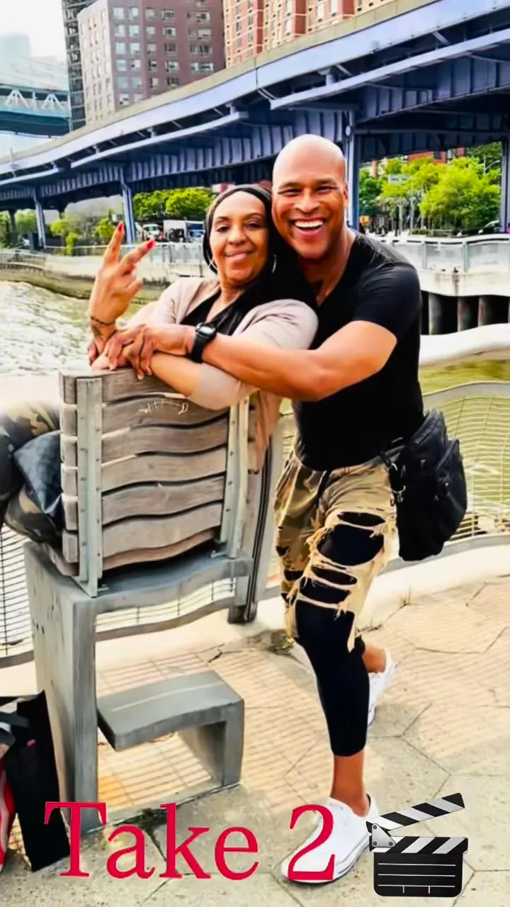 Golden Bachelorette s Jonathan Rone Mistaken by Fan as The Rock 066