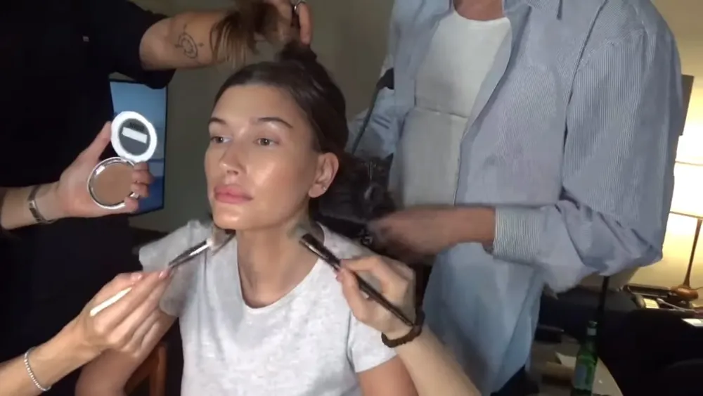 Hailey Bieber Shares How She Got Ready for the 2025 Vanity Fair Oscar Party 1