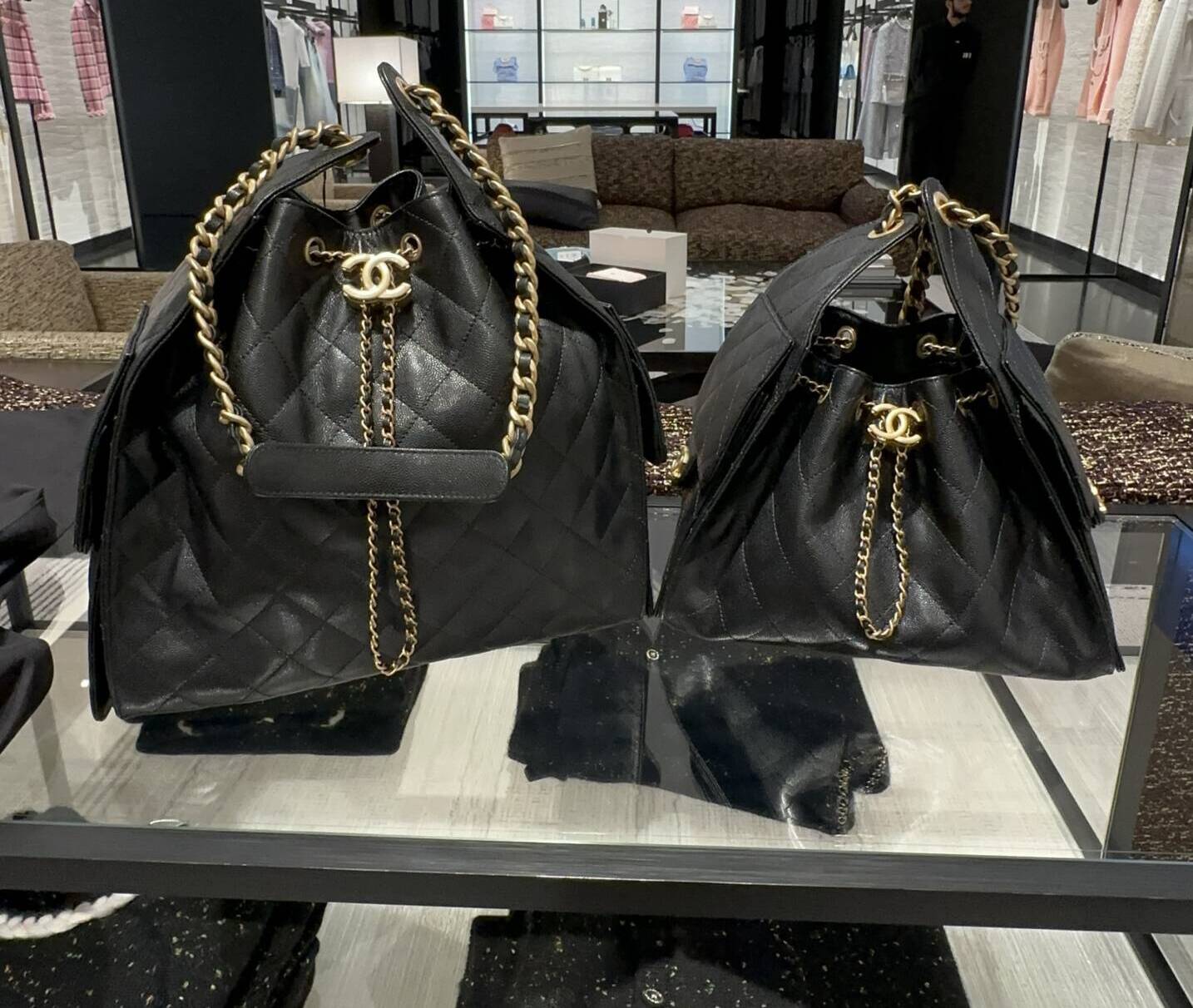 Chanel 25 Medium Size | what fits chanel 25 bag | chanel 25 comparison | chanel 25 review | chanel 25 sizes | chanel 25 price | chanel 25s bags