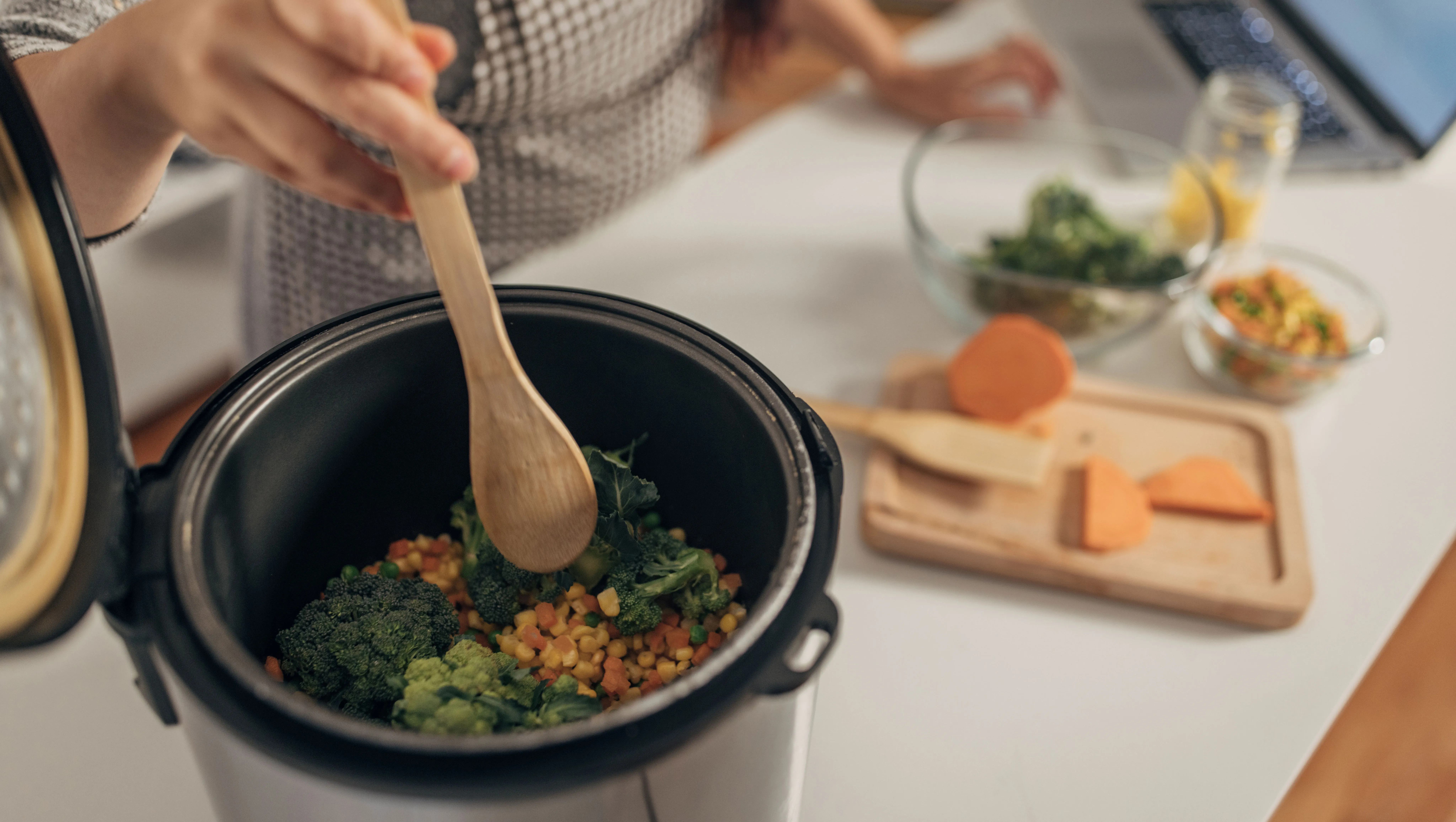 Instant-Pot-Cooker-BSS-Sale-Feature-Image