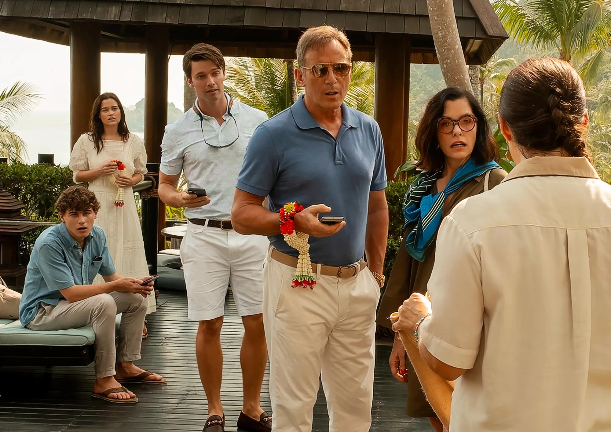 Jason Isaacs Teases How Friendships Between Certain The White Lotus Stars Got Lost on Set 189