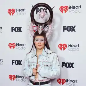 JoJo Siwa Tells All About Her 2025 iHeartRadio Music Awards Outfit 1