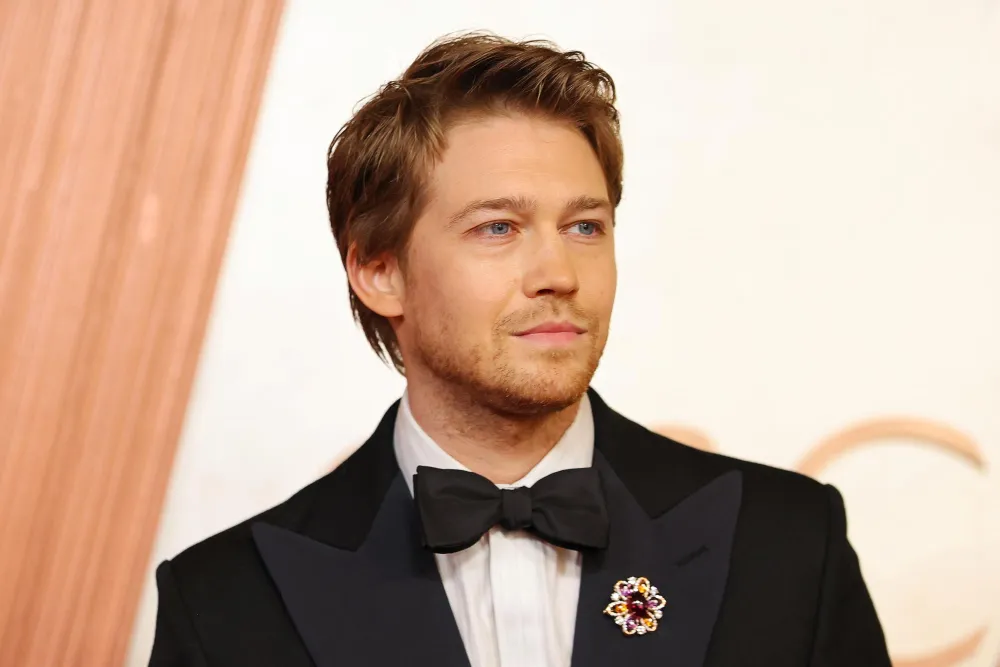 Joe Alwyn Attends the 2025 Oscars Nearly 2 Years After Split From Taylor Swift 573