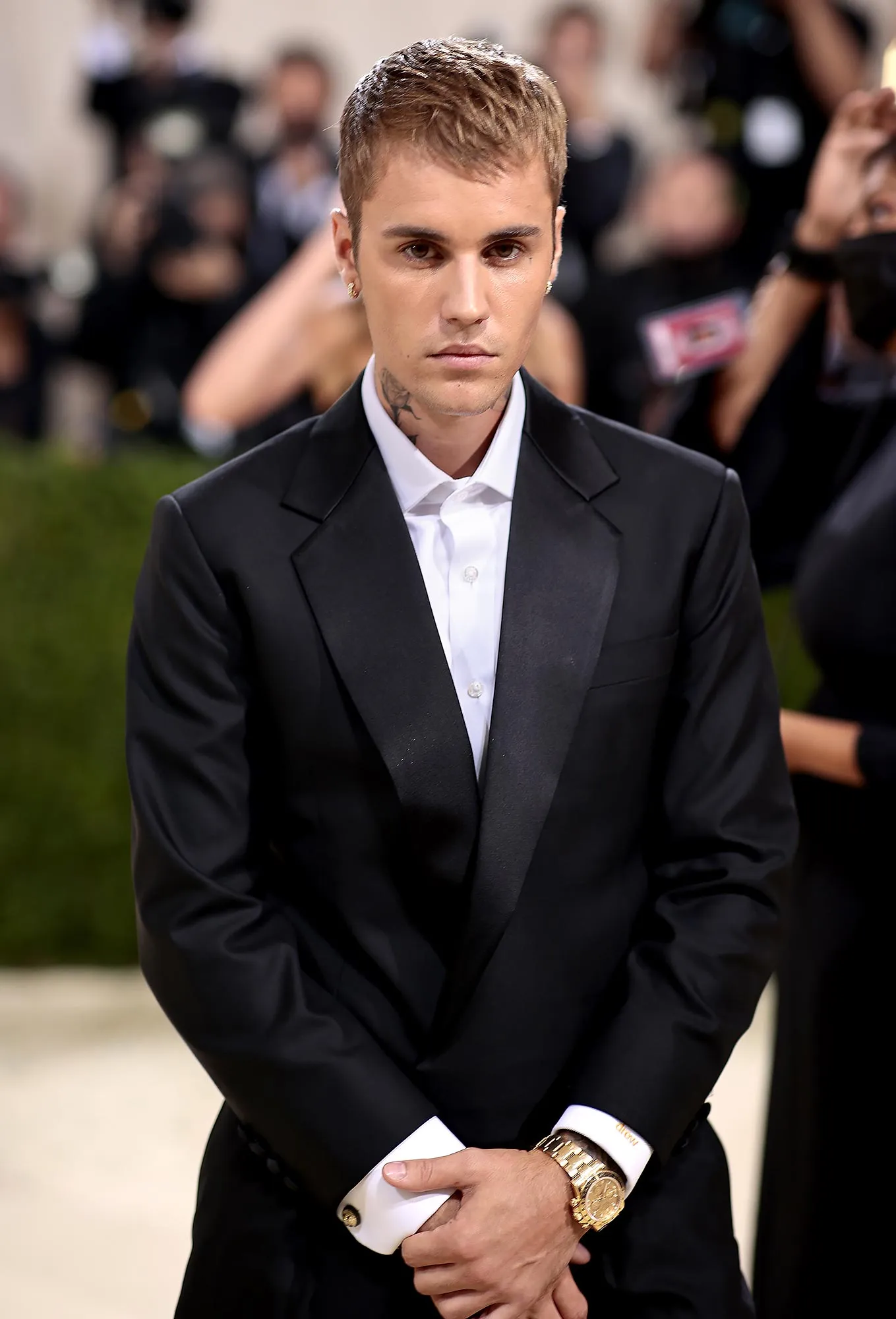 Justin Bieber Says Hes Always Felt Unworthy in Personal Message to Fans