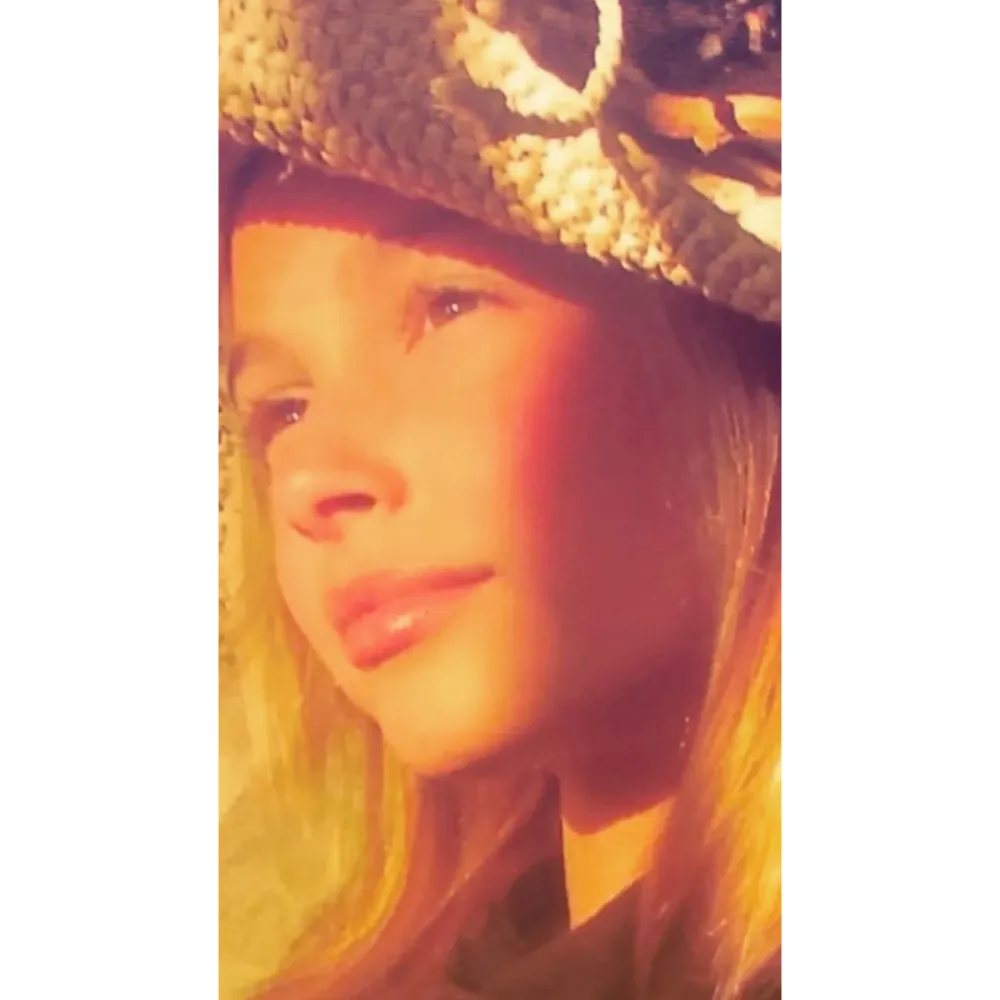 Justin Bieber comparte foto retro de Hailey