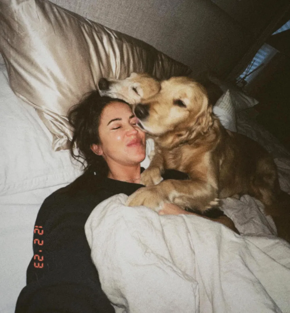 Kaitlyn Bristowe Claims Dogs Would Play Dead to Not Switch Between Her and Jason Tartick s Houses 941