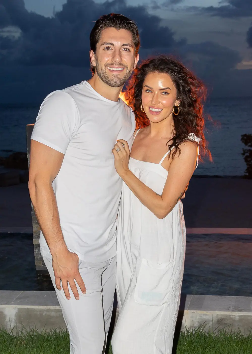 Kaitlyn Bristowe Claims Dogs Would Play Dead to Not Switch Between Her and Jason Tartick s Houses 943