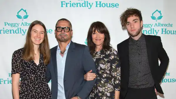 Katey Sagal Comes From a Hollywood Family Meet the Actress Parents Kids and More 277