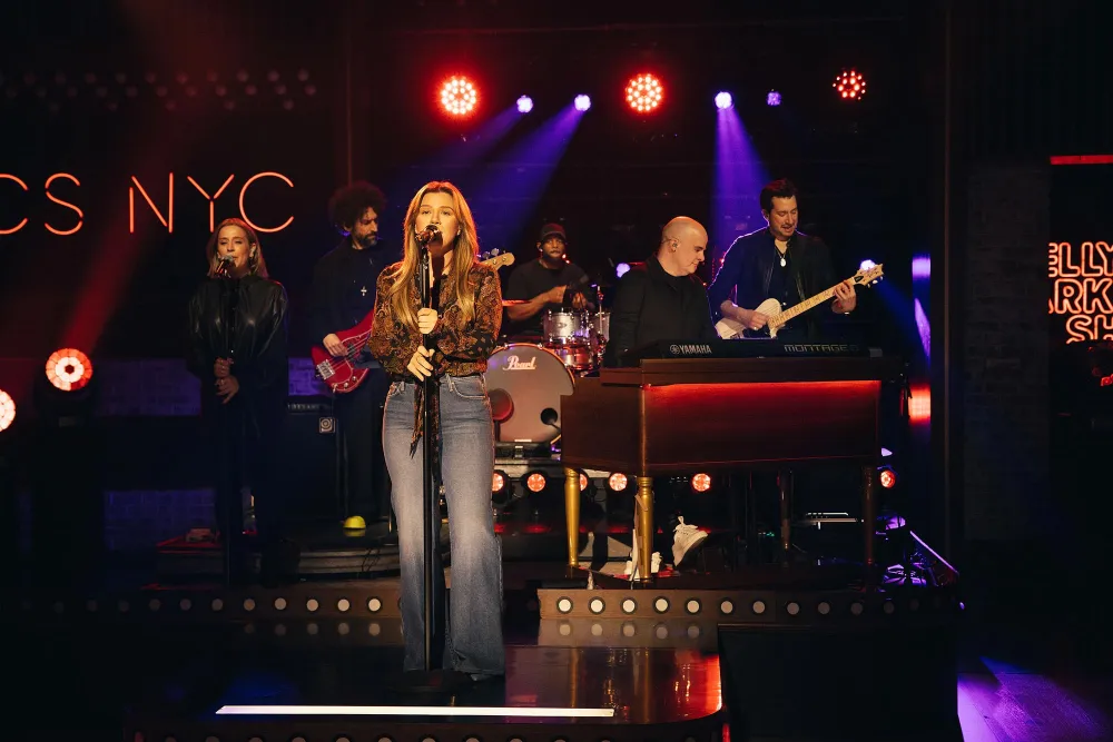 Kelly Clarkson Celebrates Her Talk Shows 1000th Episode After Recent Slew of Absences