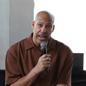 LaVar Ball Shows Off His Amputated Foot After Serious Medical Issue 793
