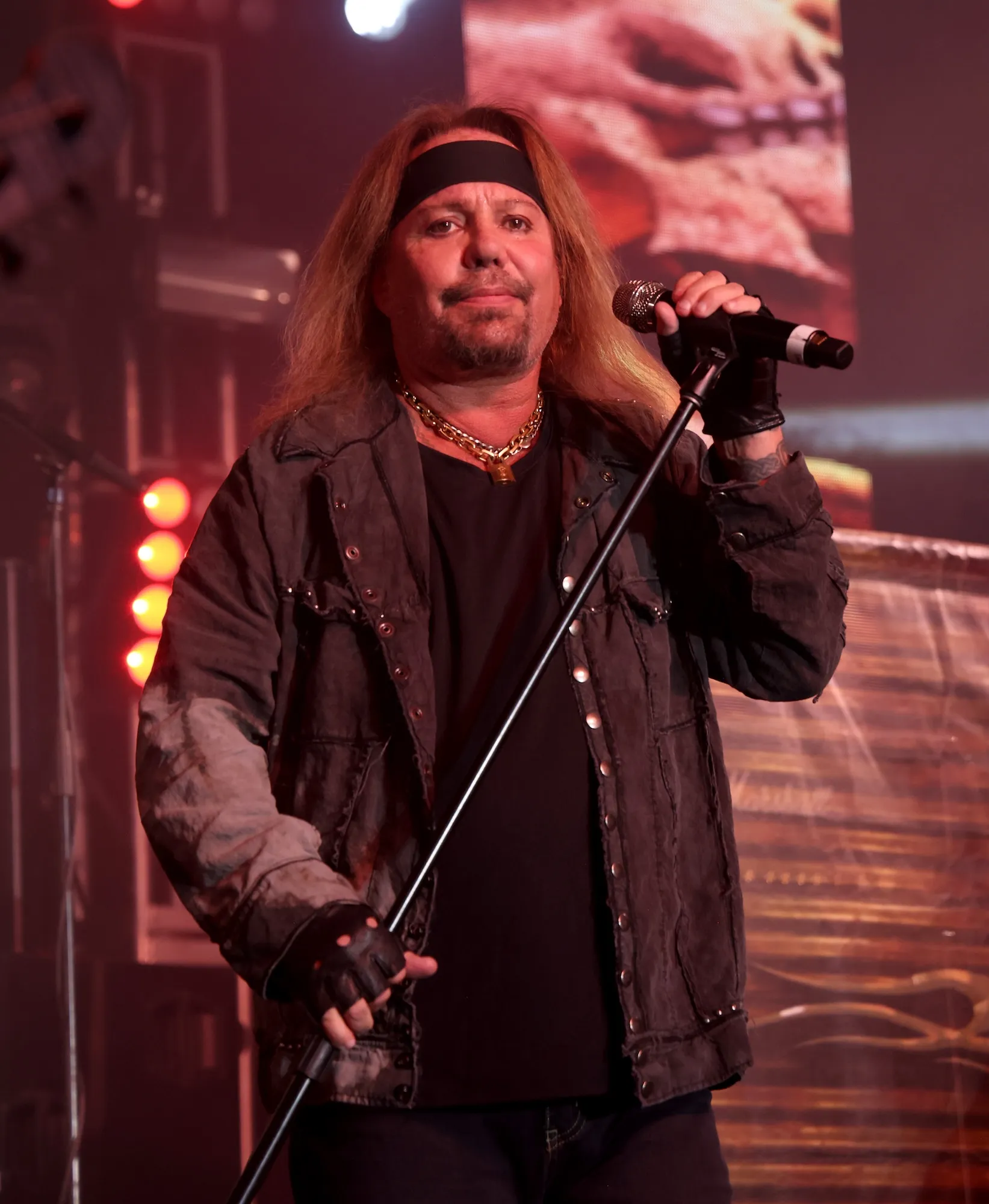 Motley Crue s Vince Neil Confirms Surgery Postpones Concerts