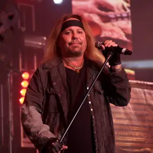 Motley Crue s Vince Neil Confirms Surgery Postpones Concerts