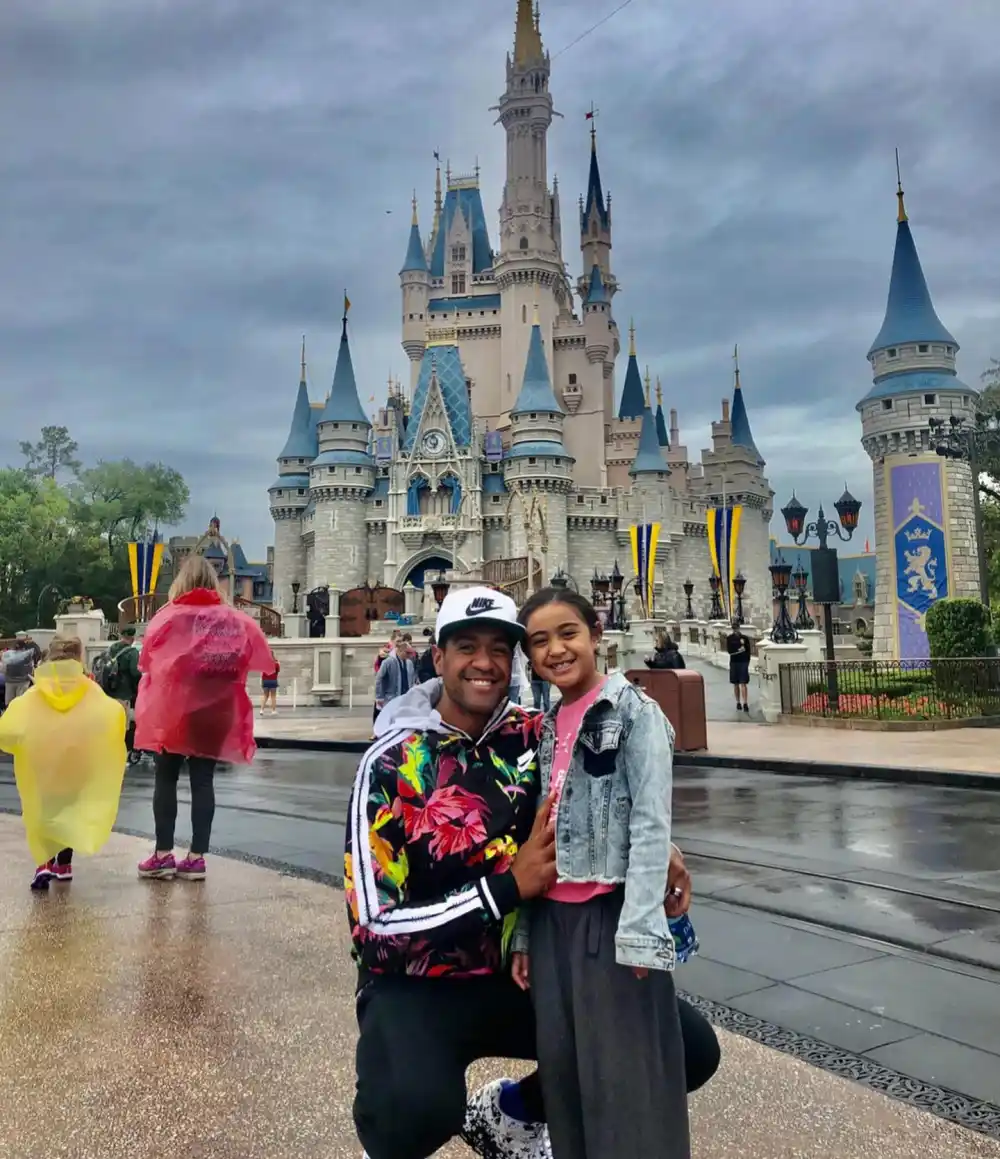 Pro Golfer Tony Finaus Family Guide Wife Layna Finau and Their 6 Kids