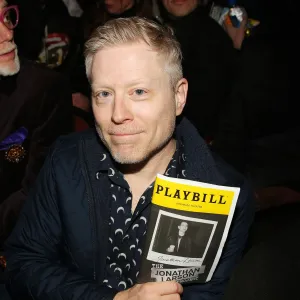 Original Rent Star Anthony Rapp Is Grateful Jonathan Larson s Legacy Lives On Through New Show 071