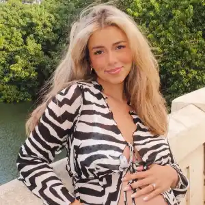 Pregnant Jen Affleck Checks Into Wellness Retreat What Baby and I Needed