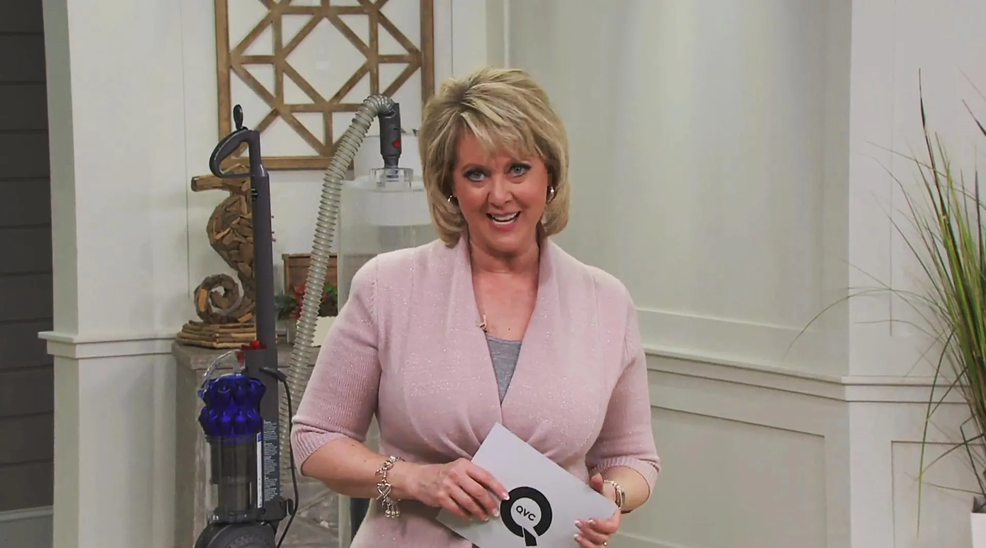 QVC Host Mary Beth Roe Teases Her Final Show Before Retirement I May Just Have a Meltdown 526
