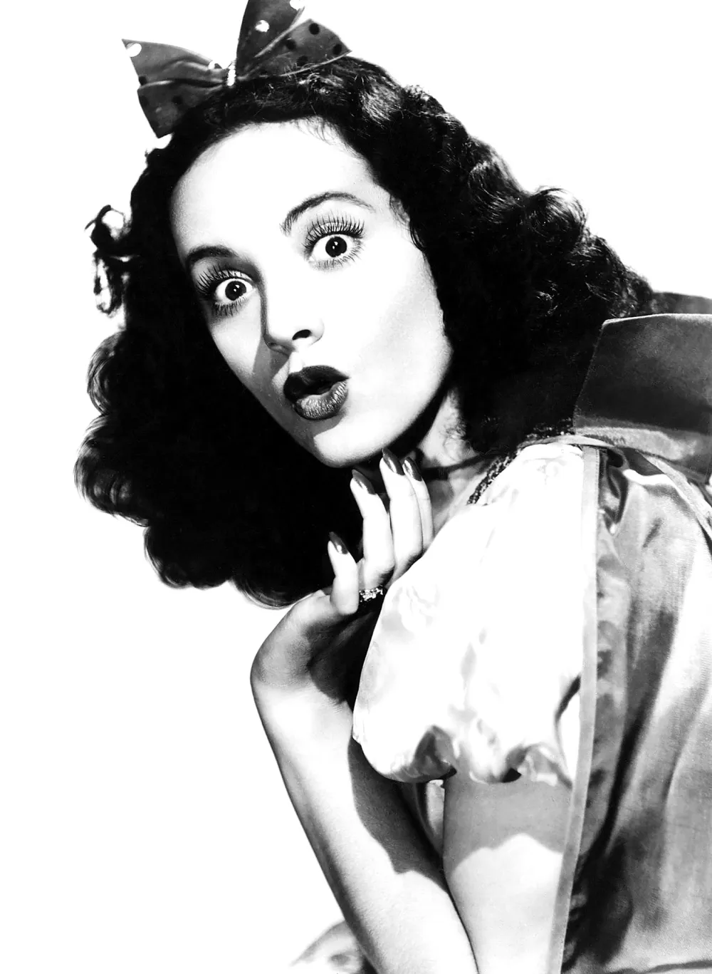 Rachel Zegler Pays Tribute to OG Snow White Actress