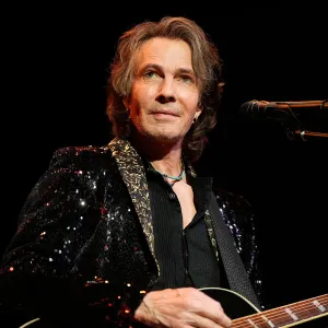 Rick Springfield Diagnosed With Brain Damage After Stage Fall 25 Years Ago