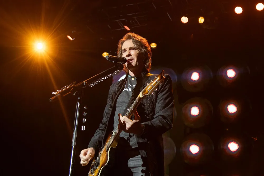 Rick Springfield Diagnosed With Brain Damage After Stage Fall 25 Years Ago