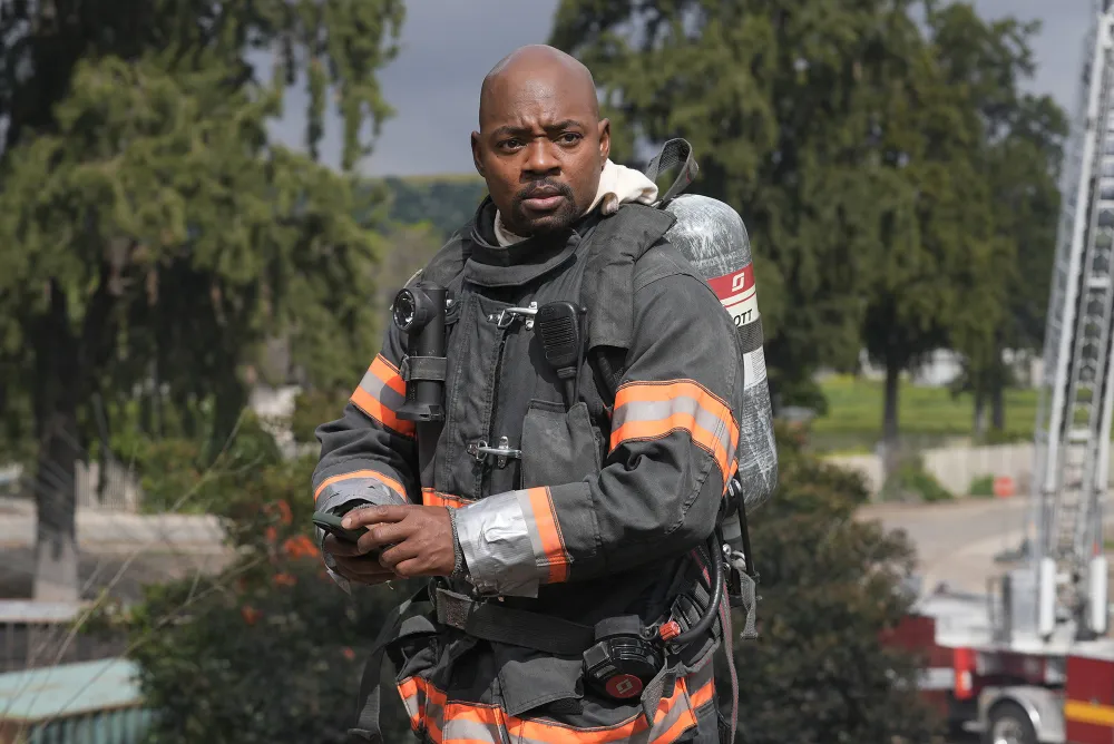 Ronen Rubinstein and Brian Michael Smith Share Feelings on Series Ending