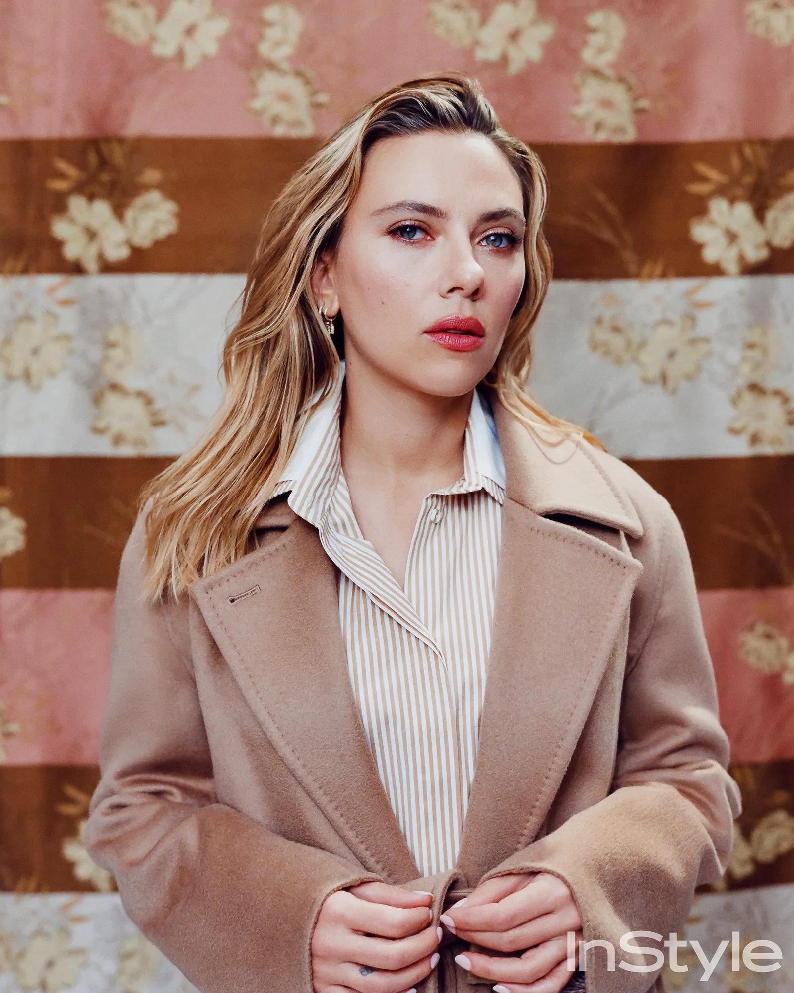 OTU Scarlett Johansson Explains Why She Doesnt Take Photos With Fans