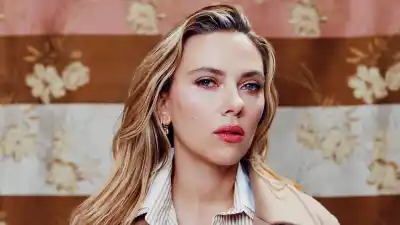 OTU Scarlett Johansson Explains Why She Doesnt Take Photos With Fans