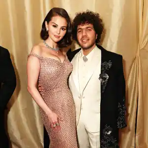 FTR Selena Gomez and Fiance Benny Blanco Show PDA on the 2025 Oscars Red Carpet 4