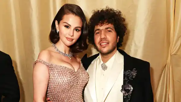 FTR Selena Gomez and Fiance Benny Blanco Show PDA on the 2025 Oscars Red Carpet 4